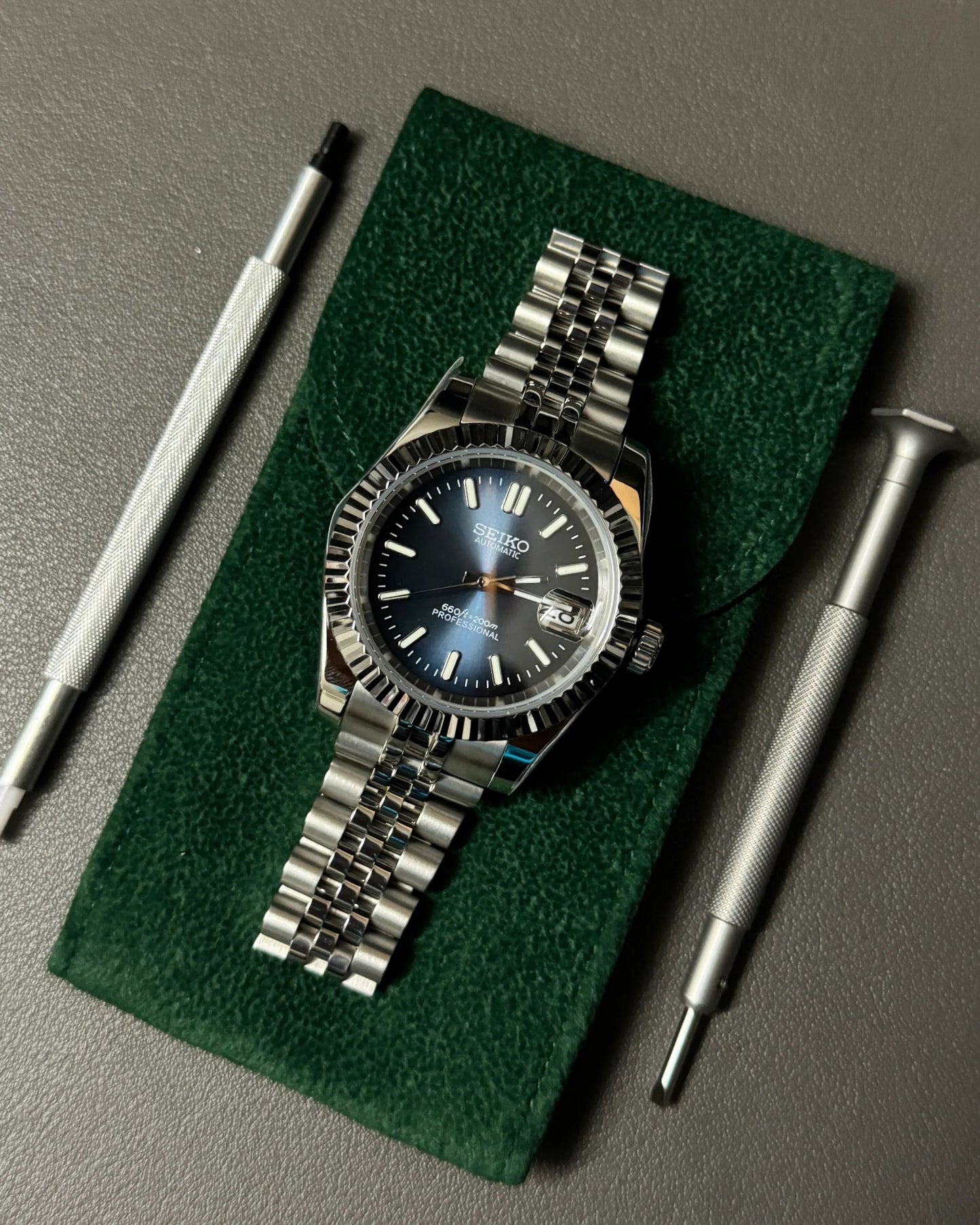 Seikmod Stainless Steel Navy NH35 I blaues Zifferblatt mit Jubilee-Armband