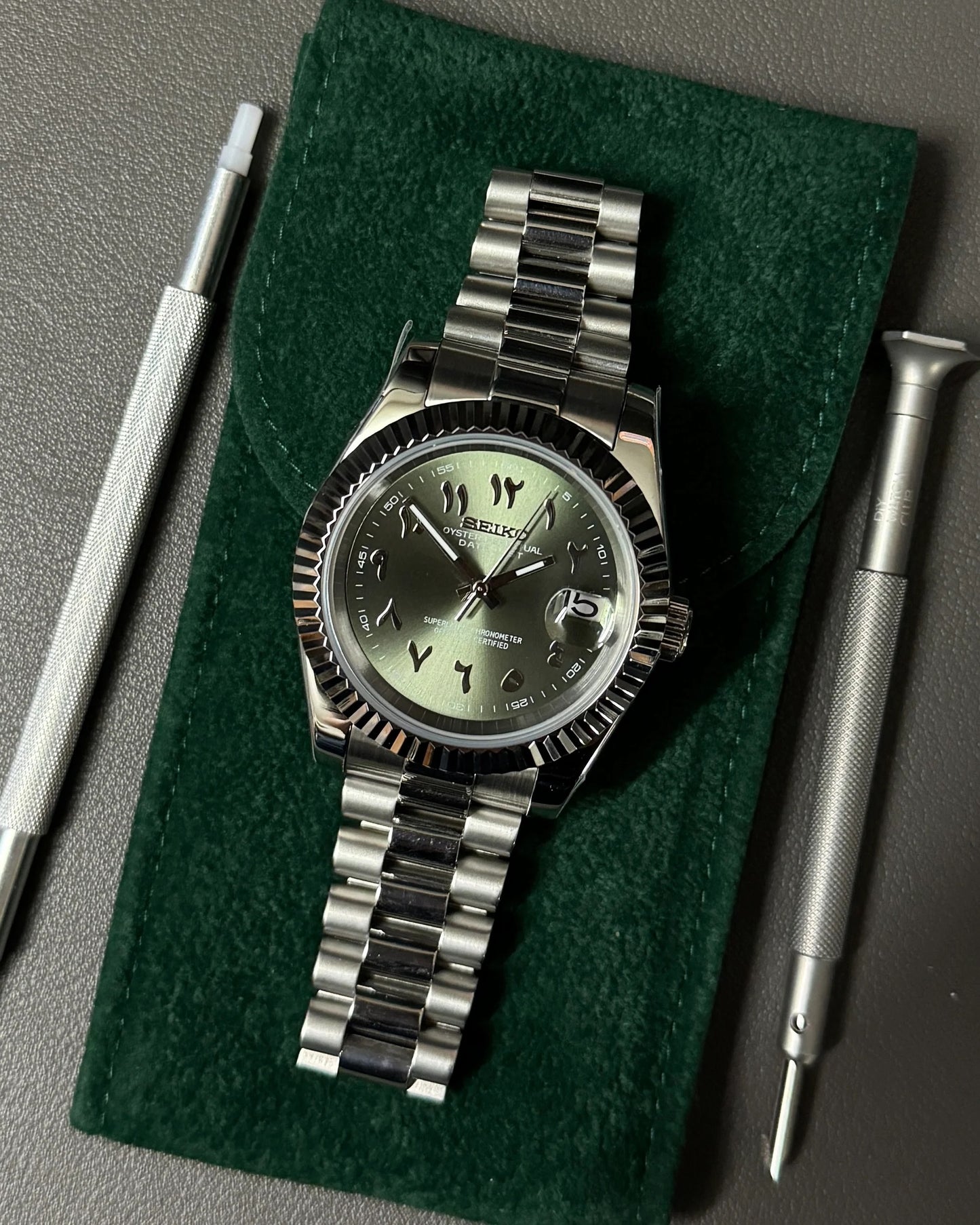 Seikmod Stainless Steel Jade NH35 I olivfarbenes Zifferblatt mit Jubilee-Armband