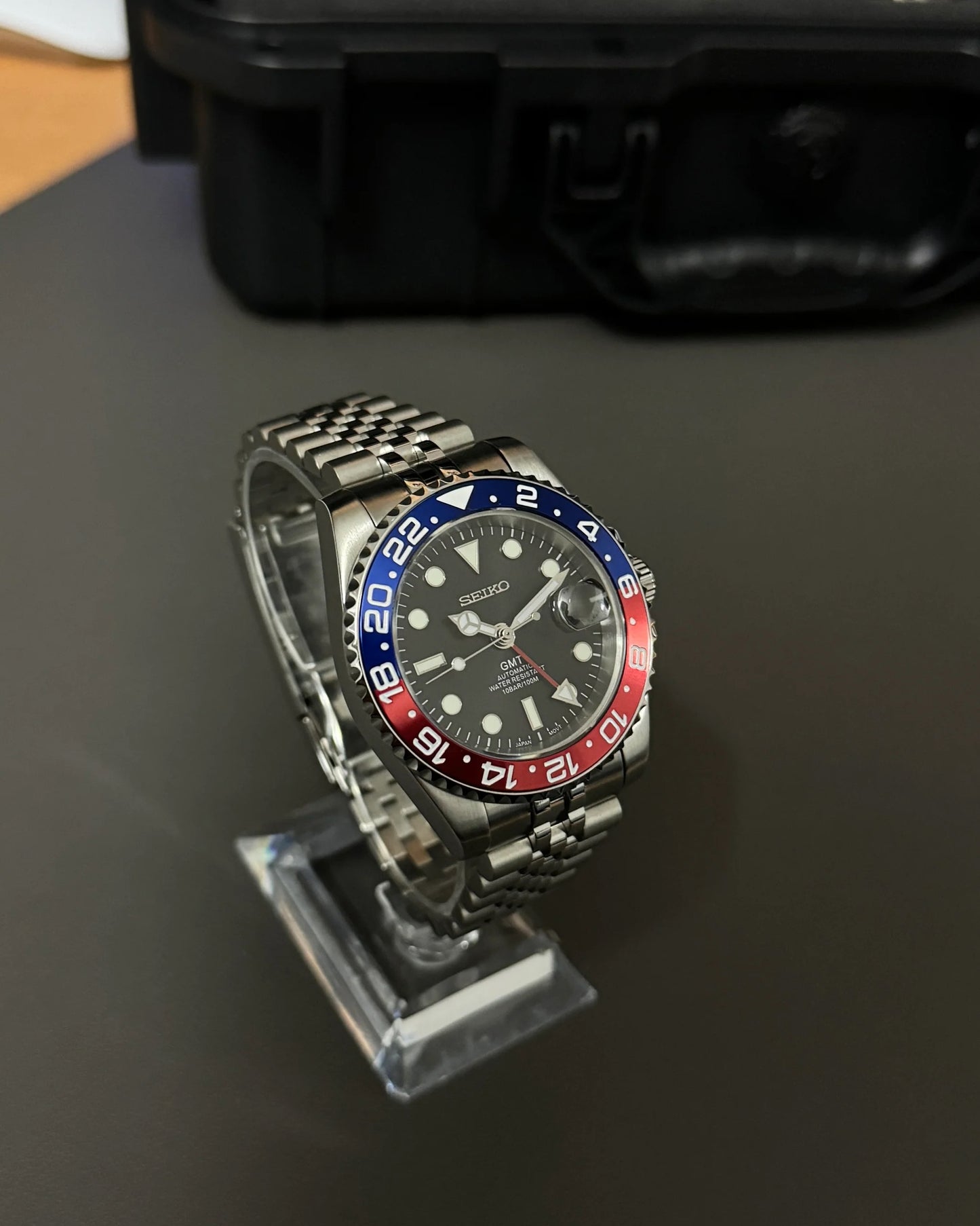 Seikmod Stainless Steel Pepsi I schwarzes Zifferblatt mit Jubilee-Armband