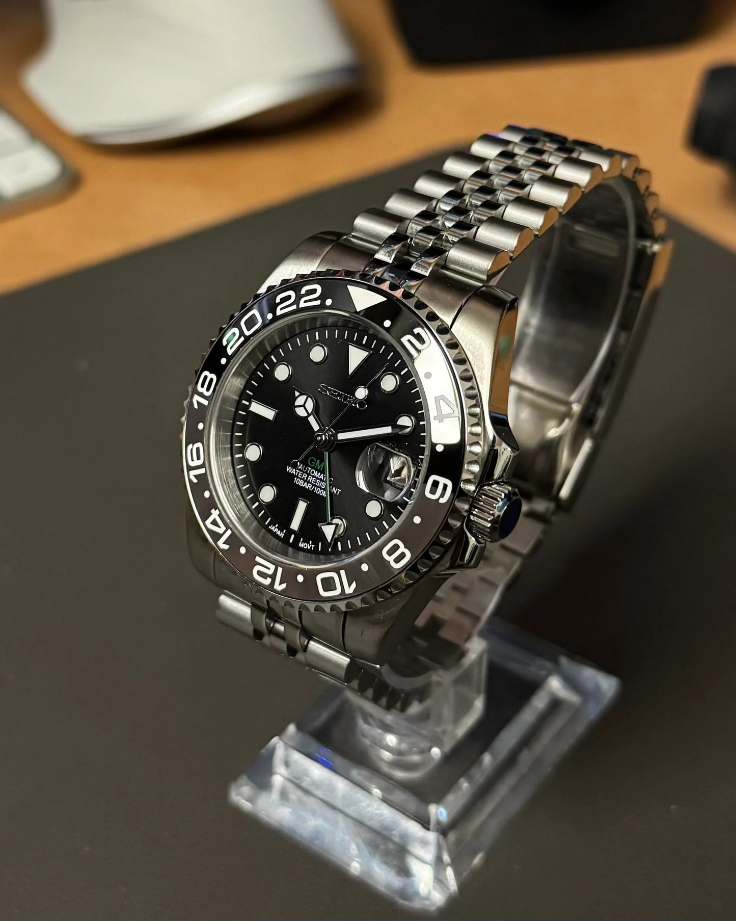 Seikmod GMT Onyx NH34 I schwarzes Zifferblatt mit Jubilee-Armband