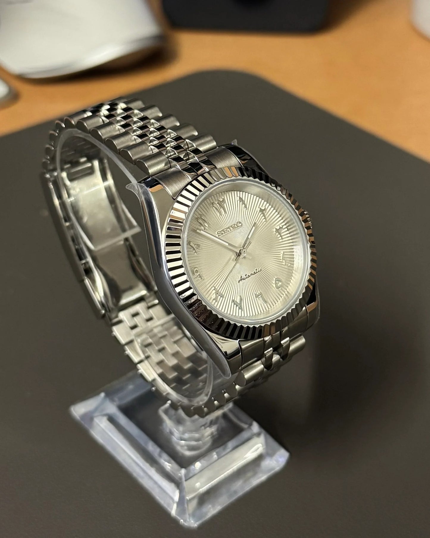 Seikmod Stainless Steel Guilloche NH35 I weißes Zifferblatt mit Jubilee-Armband