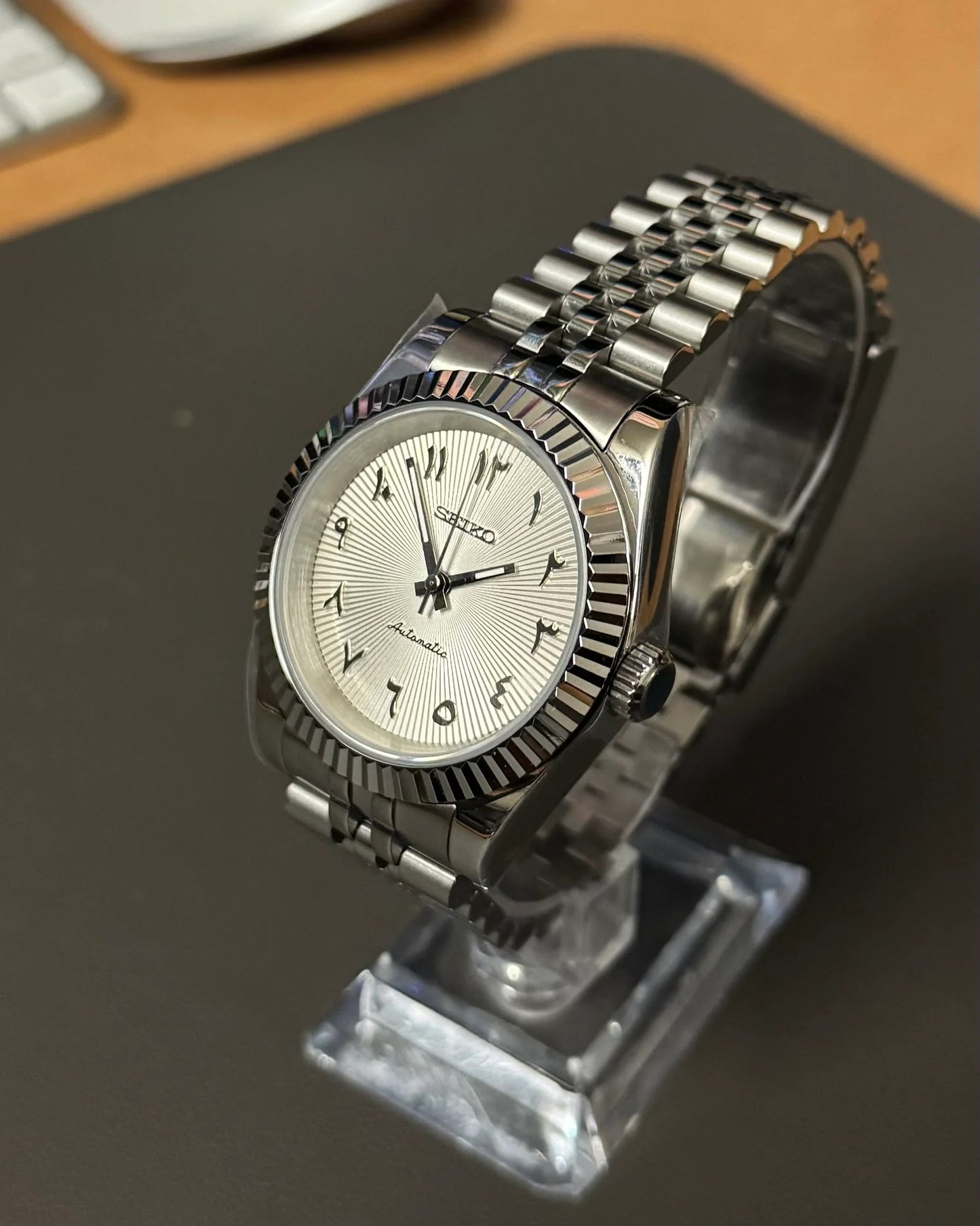 Seikmod Stainless Steel Guilloche NH35 I weißes Zifferblatt mit Jubilee-Armband