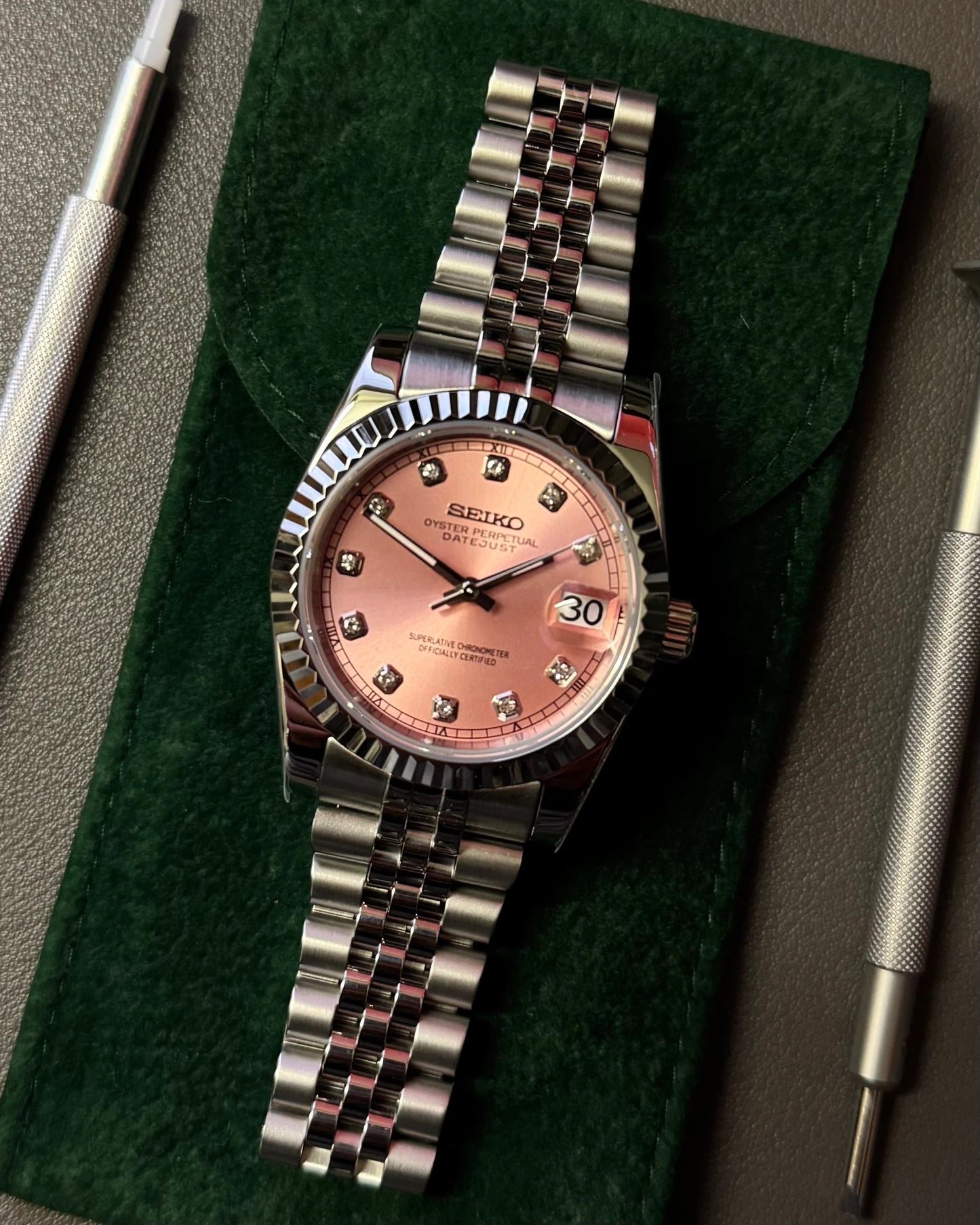 Seikmod Stainless Steel Blush NH35 I rosanes Zifferblatt mit Jubilee-Armband