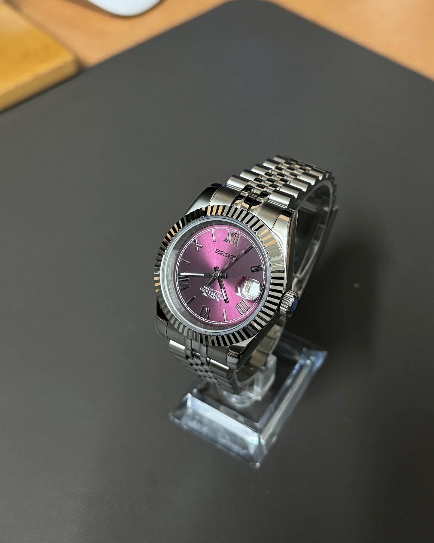 Seikmod Stainless Steel Sunbird NH35 I violettes Zifferblatt mit Jubilee-Armband