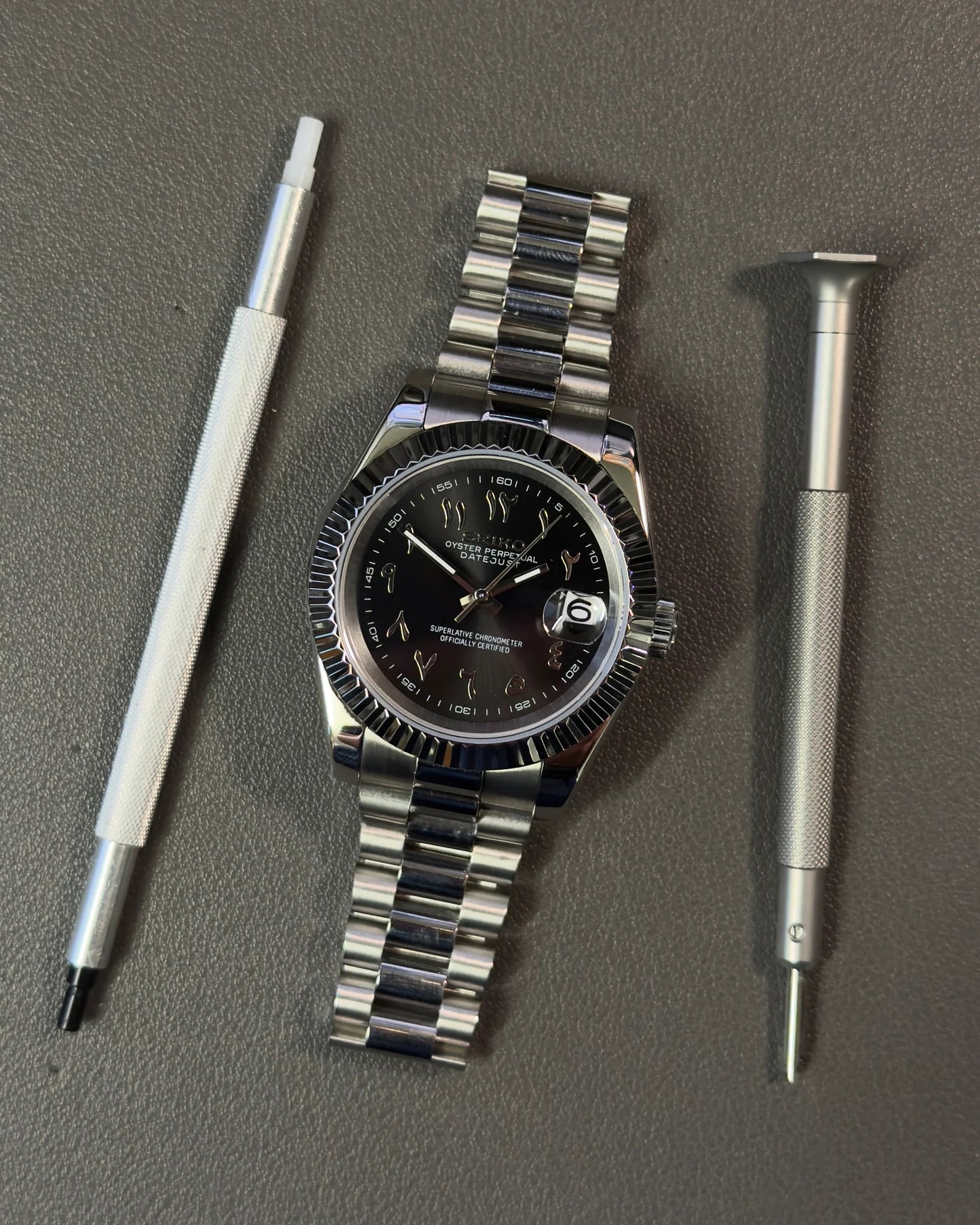 Seikmod Stainless Jet NH35 I schwarzes Zifferblatt mit Presidential-Armband