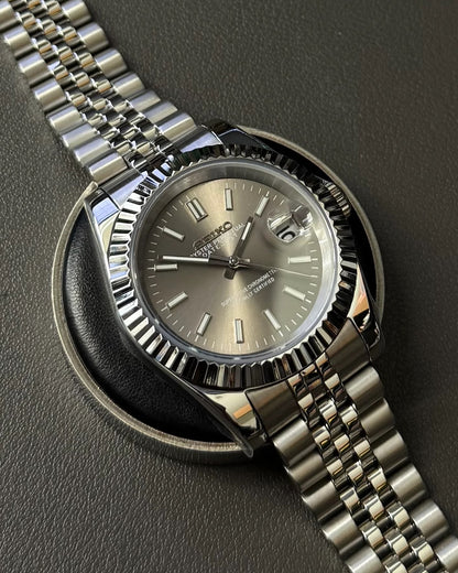 Seikmod Stainless Steel Ash I graues Zifferblatt mit Jubilee-Armband