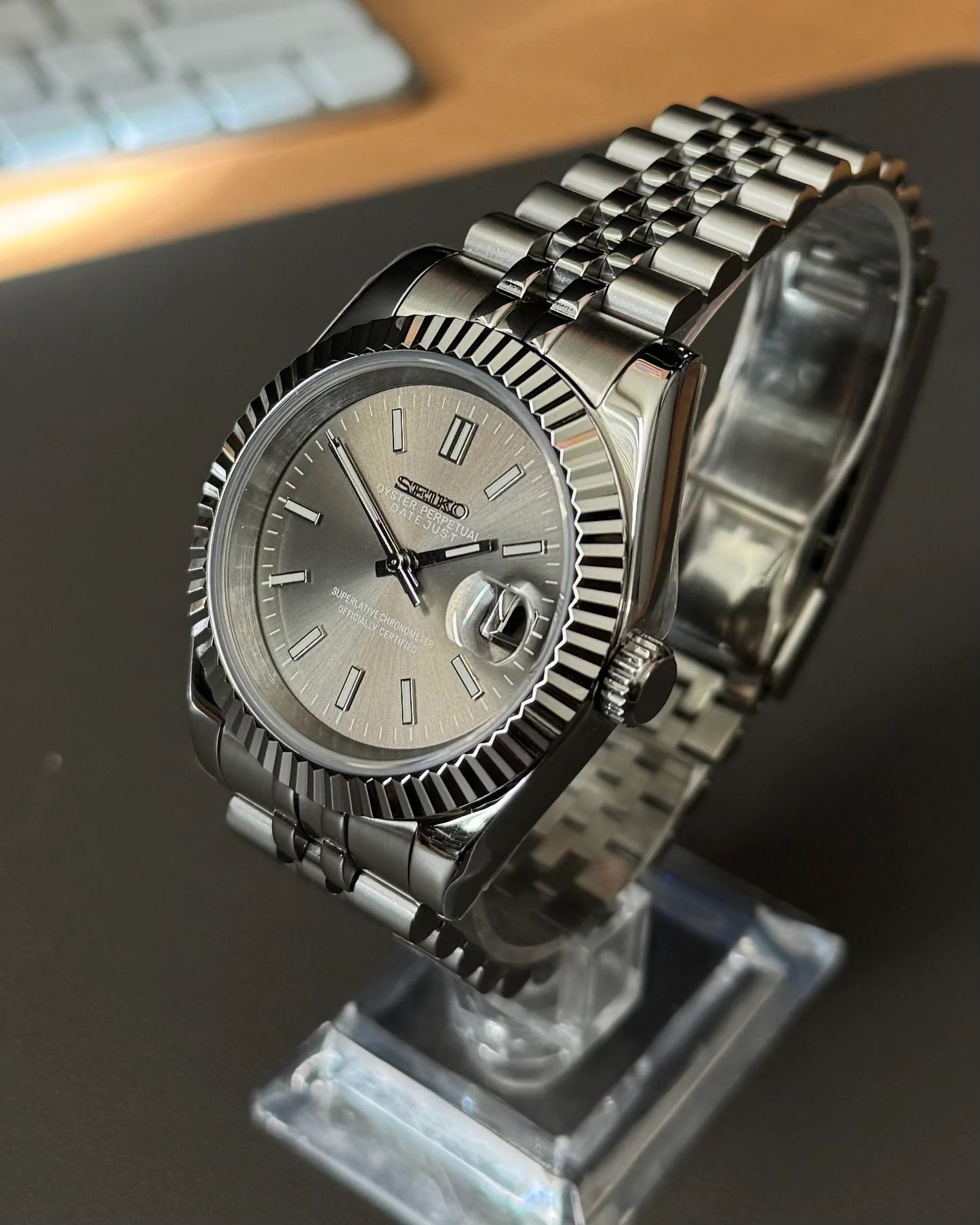 Seikmod Stainless Steel Ash I graues Zifferblatt mit Jubilee-Armband