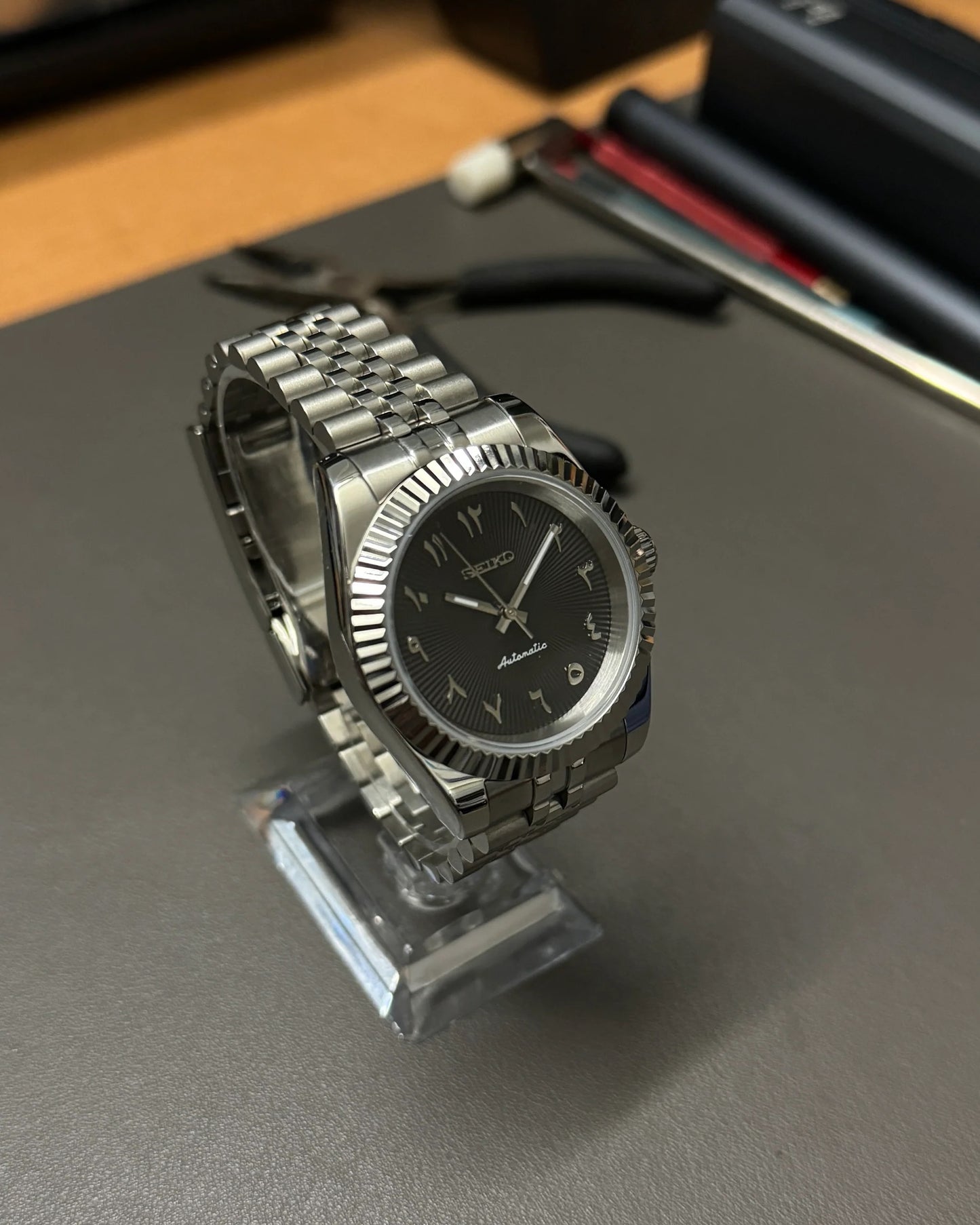 Seikmod Stainless Steel Slate NH35 I schwarzes Zifferblatt mit Jubilee-Armband