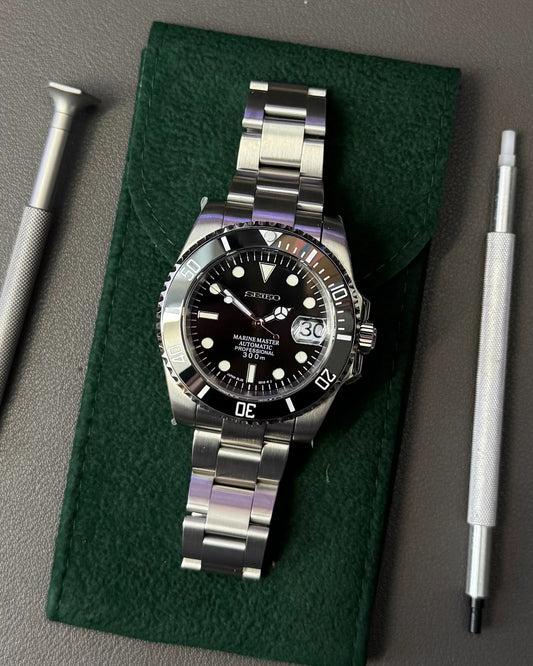 Seikmod GMT Raven I schwarzes Zifferblatt mit Oyster-Armband